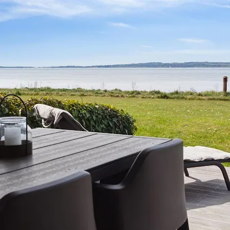 Monia - 20m From The Sea By Interhome